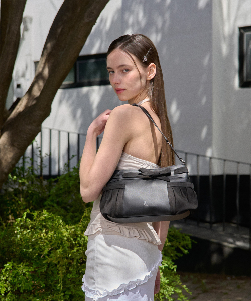 MYU SHOULDER BAG-BLACK