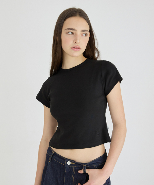 NYW EMBROIDERED WOMAN FIT T-SHIRTS_BLACK