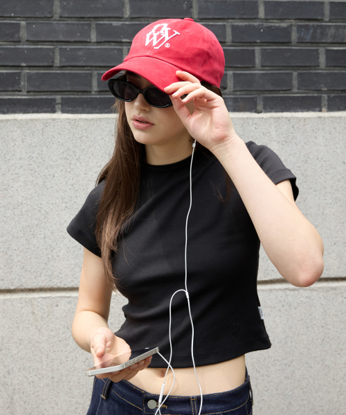 NYW EMBROIDERED WOMAN FIT T-SHIRTS_BLACK