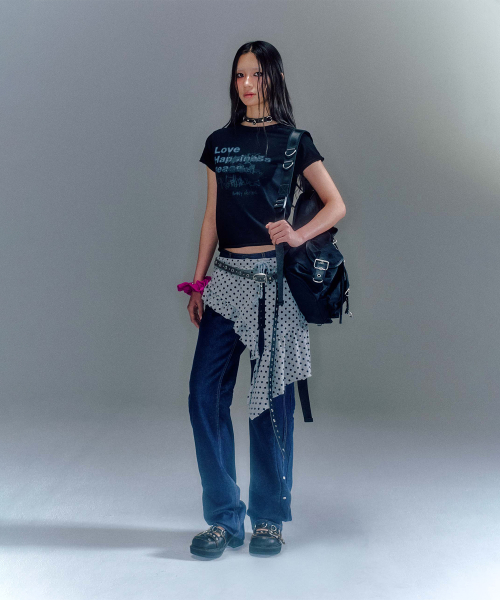(WOMEN) DELLA ARTWORK T-SHIRT (3COLOR)