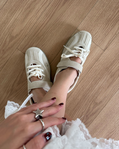 Romari Suede Lace Up Sneakers Ivory OZSQGA143I