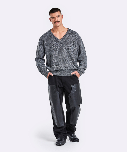 Piercing V Neck Knit - Black