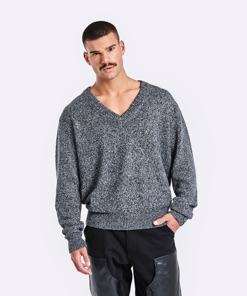 Piercing V Neck Knit - Black