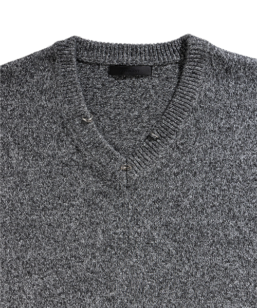 Piercing V Neck Knit - Black