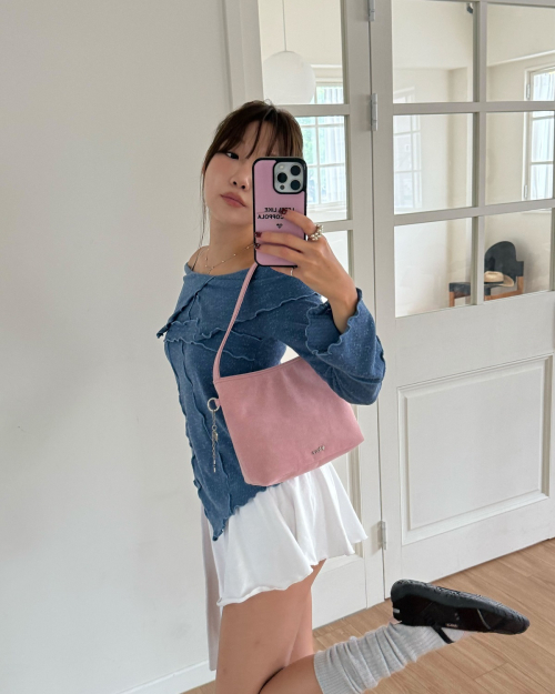 스웨이드 숄더백 핑크 OZBGFA308P