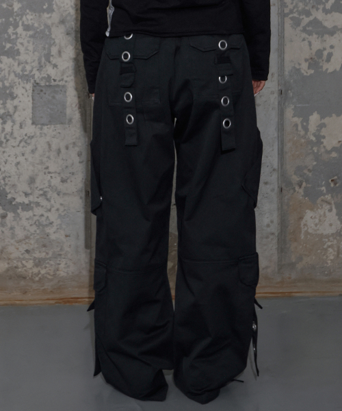 DETACHABLE CARGO STRAP PANTS (BLACK) F25ZD978