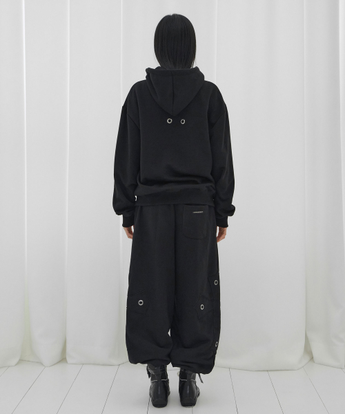 BIG CROSS EYELET SWEATPANTS (BLACK) F26QD980