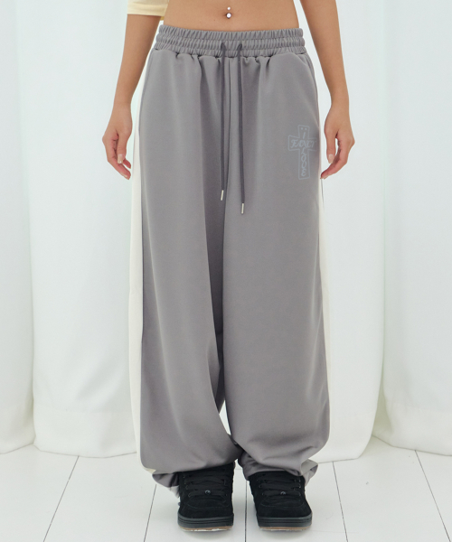 FROSS GLOSSY TRACK PANTS (KHAKI) F26QD162