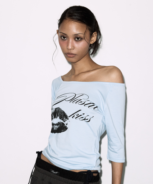 PLASTIC KISS ONE-SHOULDER TOP (SKY BLUE) F26QB051