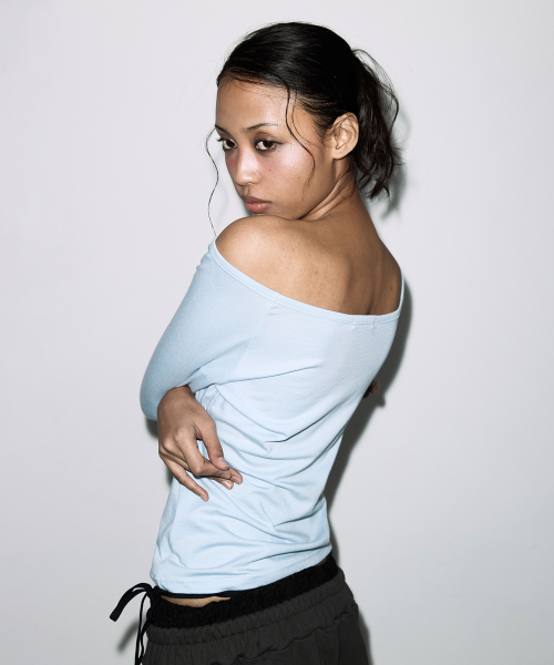 PLASTIC KISS ONE-SHOULDER TOP (SKY BLUE) F26QB051