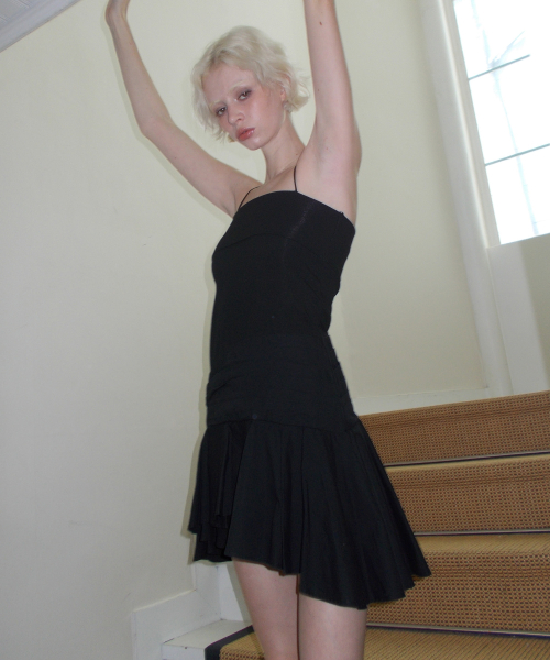 C RUFFLE SLEEVELESS DRESS_BLACK