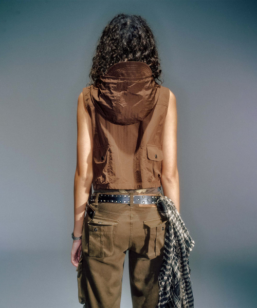 WOMEN BROOK CARGO HOODIE VEST BROWN