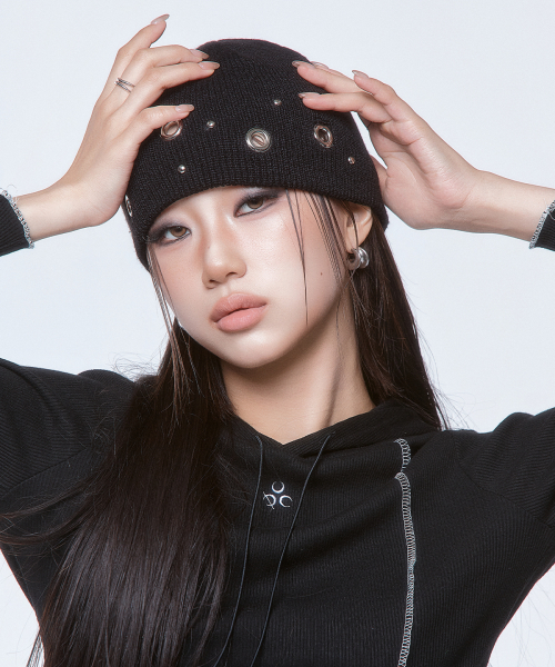 (DUC) Eyelet Stud Beanie Black