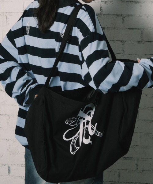 P.O.M POUCH CIRCULAR BAG DENIM