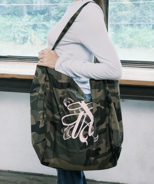 P.O.M POUCH CIRCULAR BAG DENIM