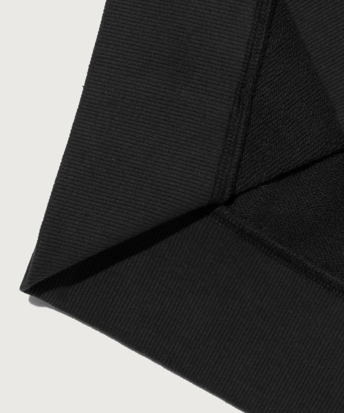여성 스몰 로고 레귤러핏 스웨트셔츠 Black