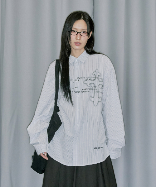 Cross Graphic Stripe Overfit Shirt - BLUE