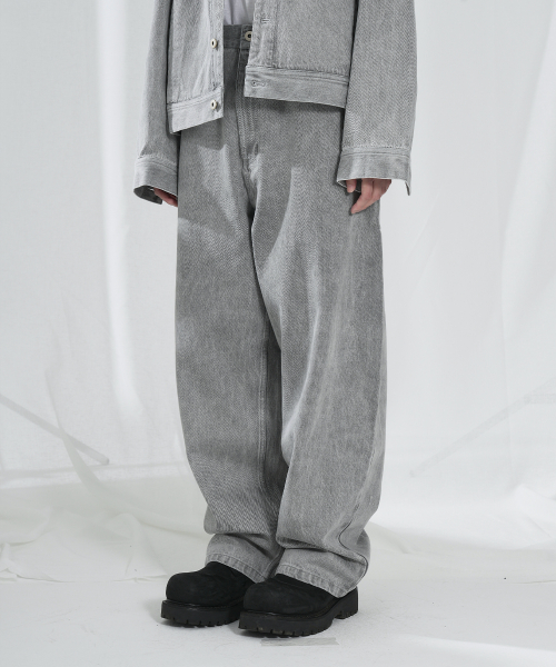 OUTSEAM CURVED DENIM PANTS [GREY]