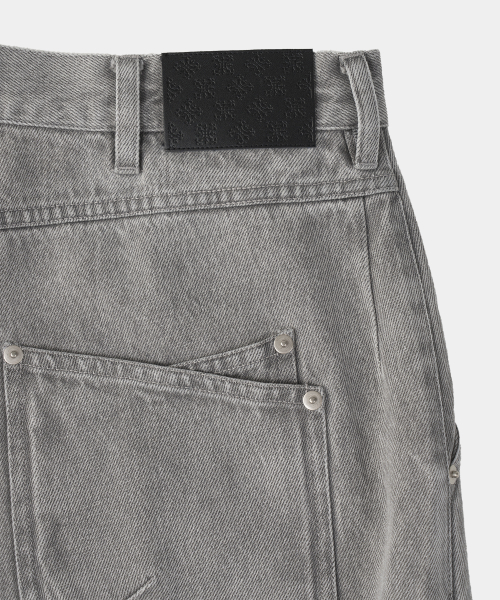 OUTSEAM CURVED DENIM PANTS [GREY]