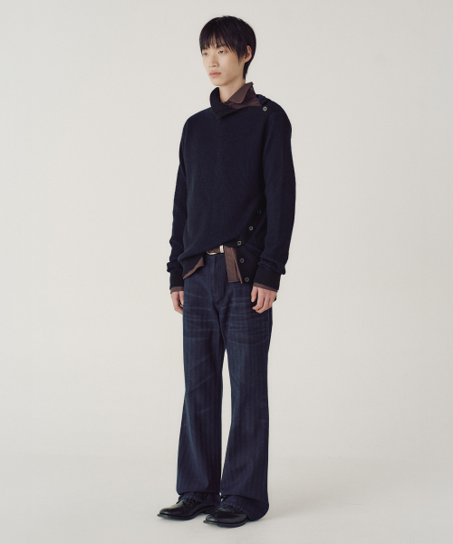 OBLIQUE TURTLENECK (BLACK)