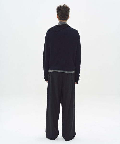 OBLIQUE TURTLENECK (BLACK)