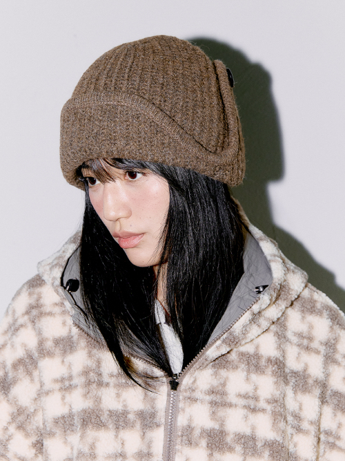 TWO-WAY EARFLAP BEANIE BROWN