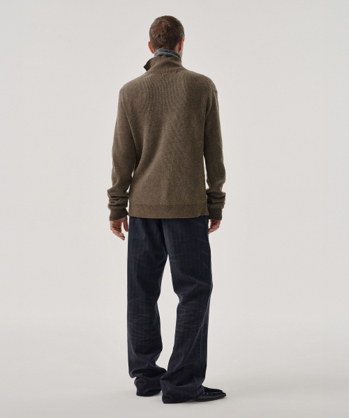 OBLIQUE TURTLENECK (BROWN)