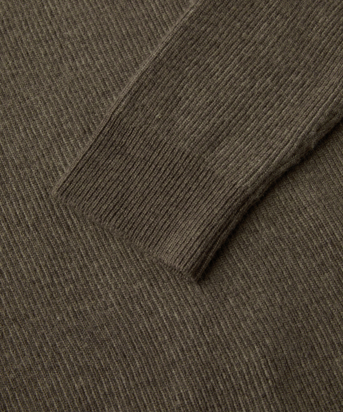 OBLIQUE TURTLENECK (BROWN)