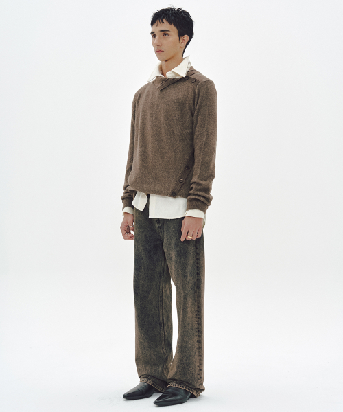 OBLIQUE TURTLENECK (BROWN)