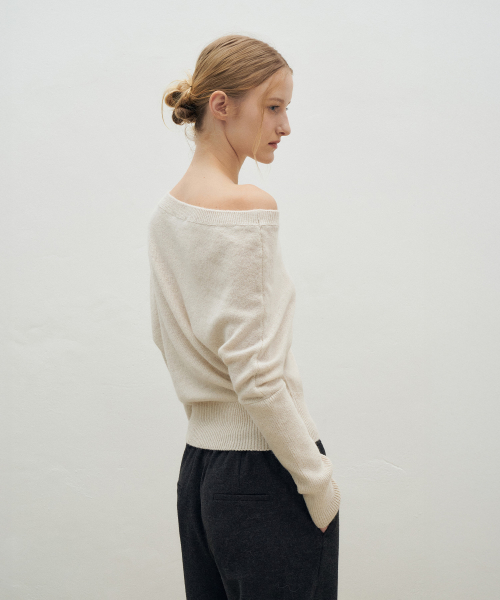 Baby Alpaca One-Off Shoulder Knit Top[LMBEWIKN301]-2color