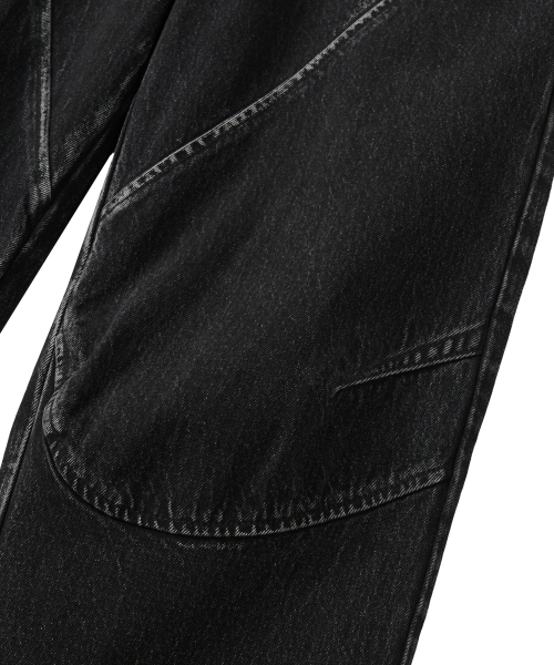 Grain Curved Seam Washed Denim Pants - BLACK