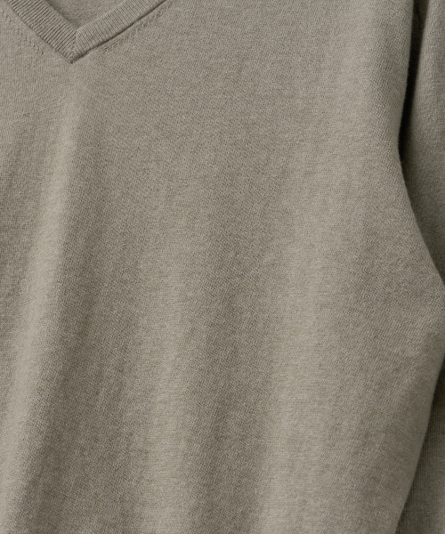 w. Peachskin V-neck Pullover (Warm gray)