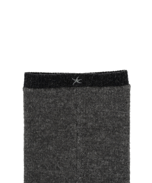 TCM button knit warmer (charcoal)