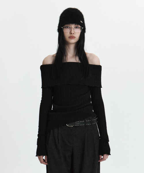 C ASYMMETRIC OFF-SHOULDER KNIT TOP_BLACK