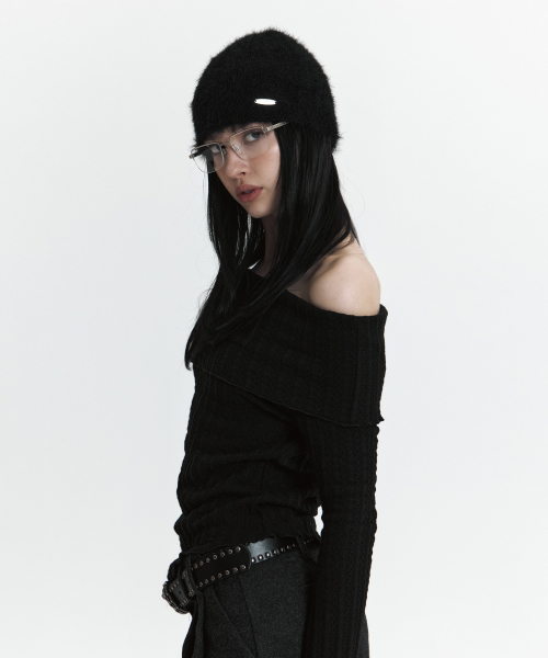C HAIRY BEANIE_BLACK