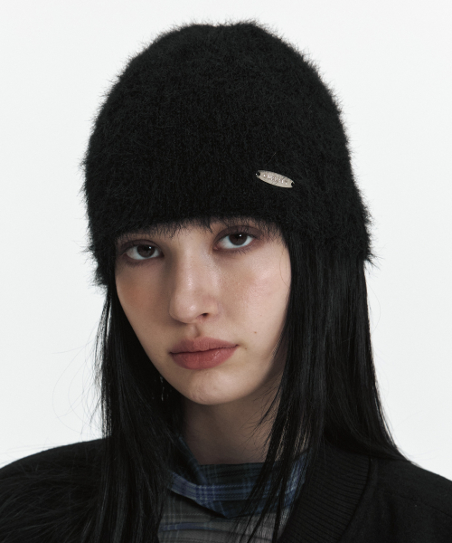 C HAIRY BEANIE_BLACK