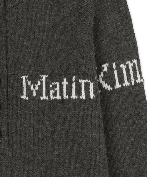MATIN BUTTON POINT HENLEY NECK LOGO KNIT TOP IN CHARCOAL