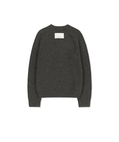 MATIN BUTTON POINT HENLEY NECK LOGO KNIT TOP IN CHARCOAL