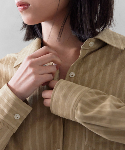SUEDE STRIPE PENDANT SHIRT, BEIGE