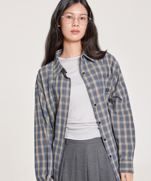 SIGNATURE EMBROIDERY LOOSE-FIT CHECK SHIRT, BLUE GREY