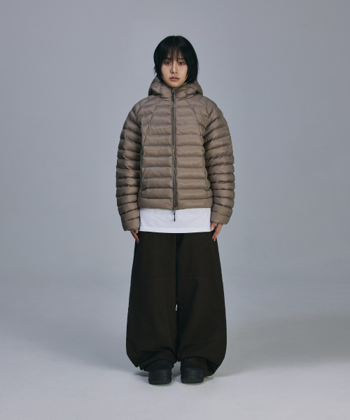 백 캥거루 절개 치노 팬츠[차콜]