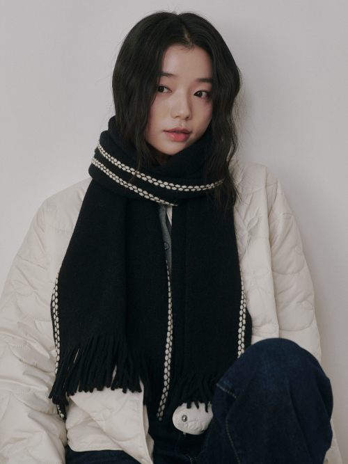 Black (Footprint Muffler)