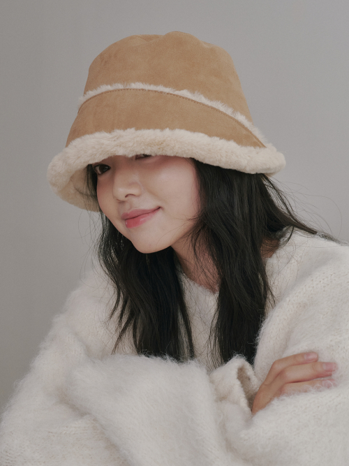 Moon Suede Bonnet Hat (Beige)