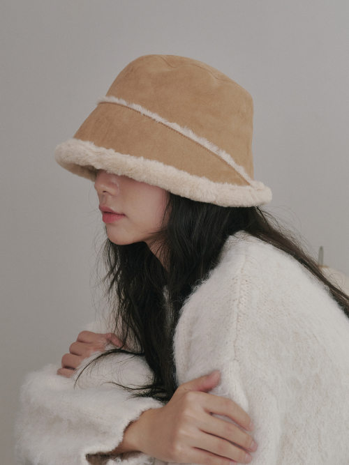 Moon Suede Bonnet Hat (Beige)