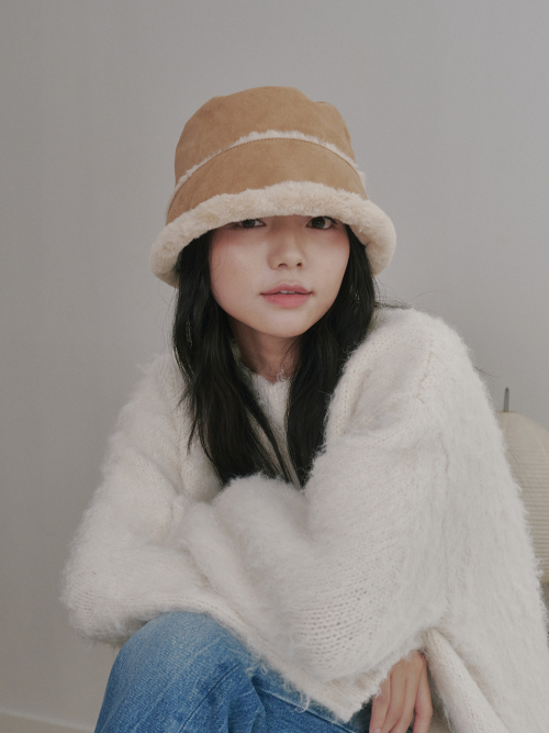 Moon Suede Bonnet Hat (Beige)