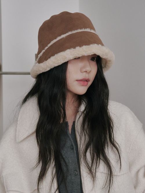 Moon Suede Bonnet Hat (Brown)