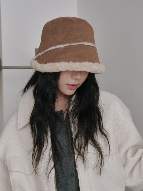 Moon Suede Bonnet Hat (Brown)