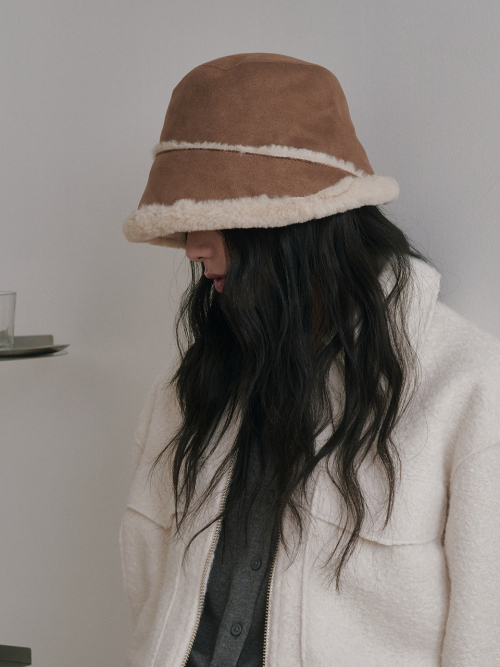 Moon Suede Bonnet Hat (Brown)