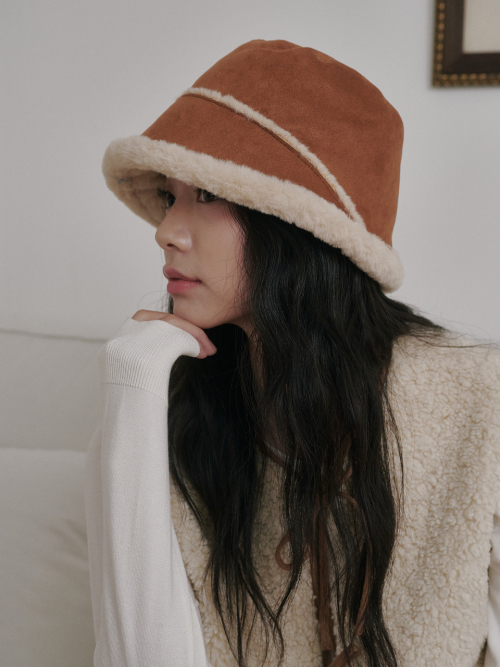 Moon Suede Bonnet Hat (Camel)
