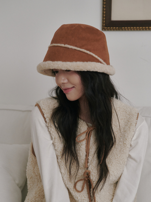 Moon Suede Bonnet Hat (Camel)